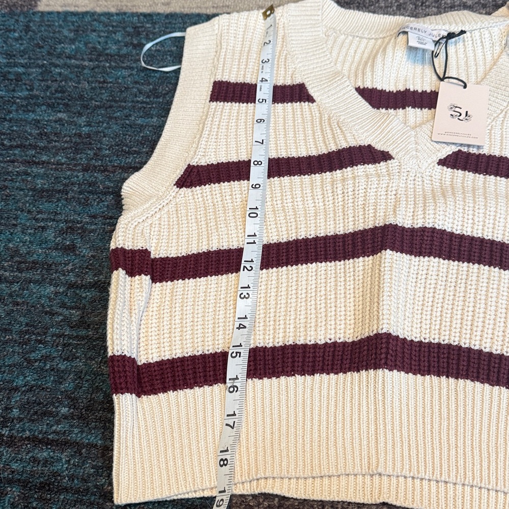Sincerely Jules Cream and Maroon Striped Sweater Vest Size Large - Picture 6 of 7